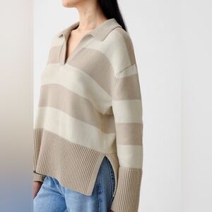 GAP Beige and Cream V-Neck Sweater